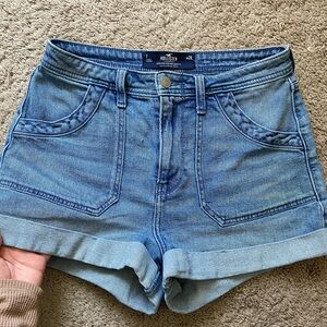Hollister Co. Ultra High Rise Mom Short 3”
